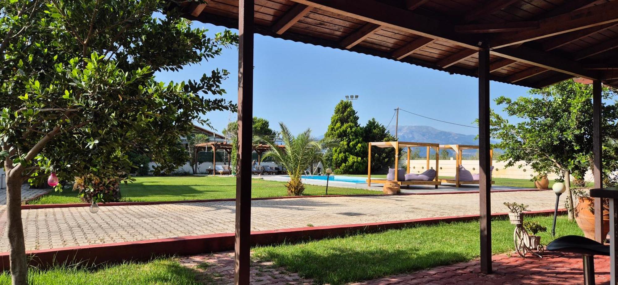 Aparthotel Ktima Xiliadou Chiliadou  Exterior foto